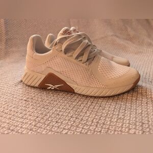 Reebok Cream and Tan Athletic Shoes Reebok Beige Cream Sneakers Women's 7.5 Runn